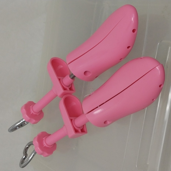 Pink Plastic Shoe Keeper Stretcher - Picture 1 of 8